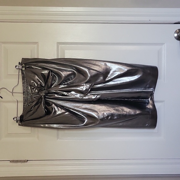 en Thread Silver Metallic Skirt - Picture 1 of 5